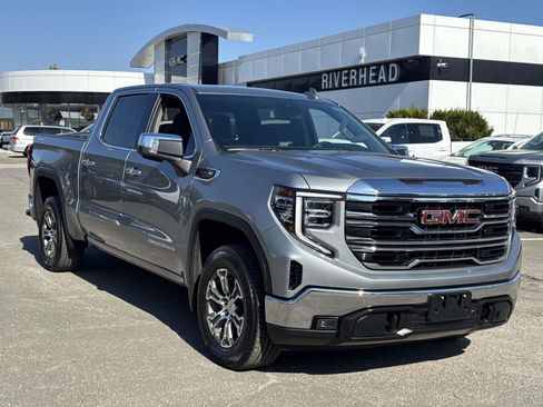 Used 2025 GMC Sierra 1500 SLT AWD/4WD image 2