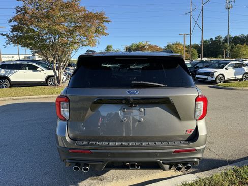 Used 2022 Ford Explorer ST image 5