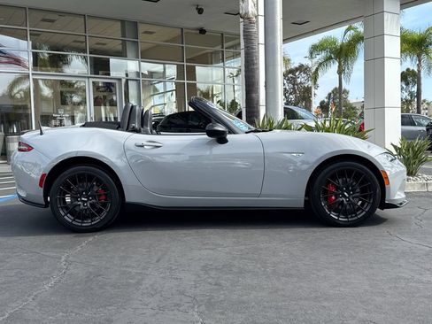 Used 2024 MAZDA MX-5 Miata Club w/ Brembo/BBS Recaro Package RWD image 6