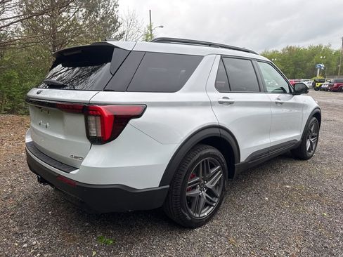 New 2026 Ford Explorer ST-Line w/ ST-Line Street Pack AWD/4WD image 8