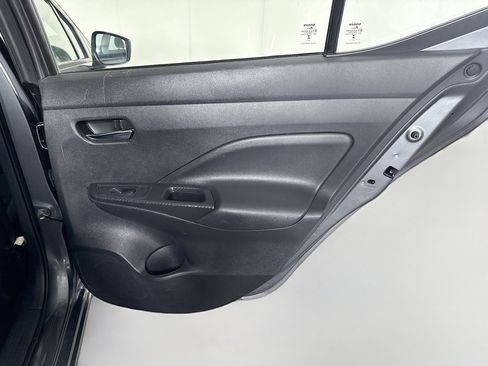 Used 2024 Nissan Versa SV w/ Trunk Package image 28