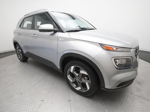 Used 2025 Hyundai Venue SEL FWD image 36