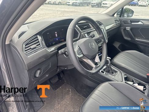 Used 2024 Volkswagen Tiguan SE w/ Panoramic Sunroof Package FWD image 14