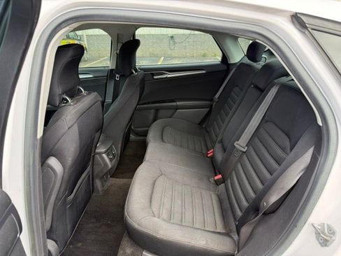 Used 2014 Ford Fusion SE FWD image 8