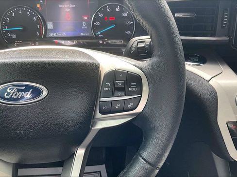 Used 2023 Ford Explorer XLT w/ Equipment Group 202A RWD image 19