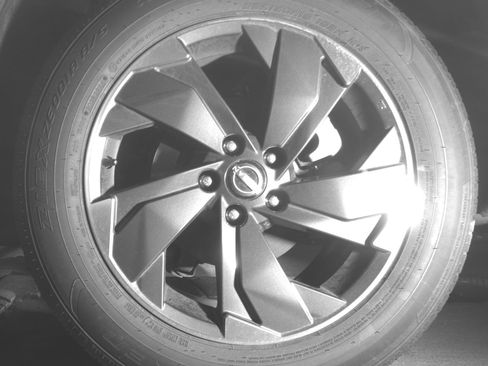 Used 2025 Nissan Rogue SV image 14