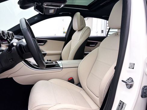 Used 2024 Mercedes-Benz C 300 Sedan image 22