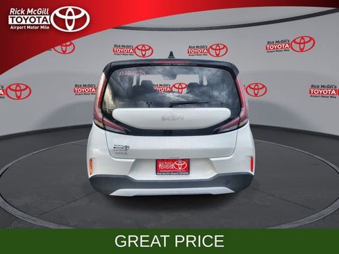 Used 2024 Kia Soul LX w/ Option Group 015 FWD image 7