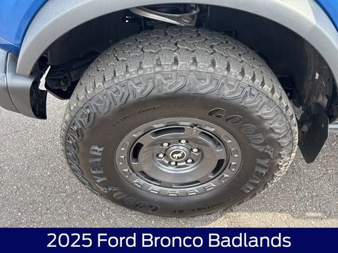 Used 2025 Ford Bronco Badlands AWD/4WD image 11