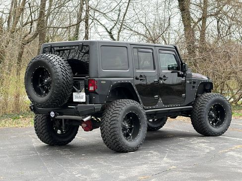 Used 2016 Jeep Wrangler Unlimited Rubicon image 9