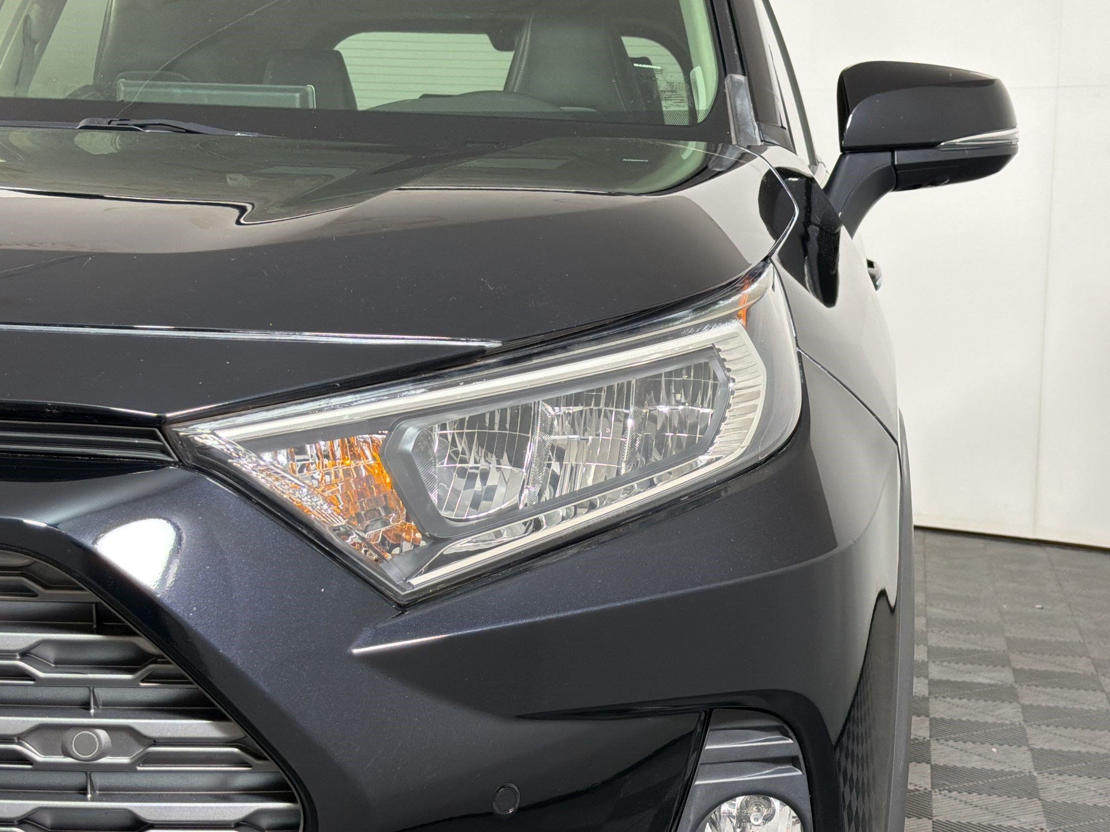 Used 2019 Toyota RAV4 Limited AWD/4WD image 10