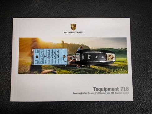 Used 2022 Porsche 718 Cayman RWD image 43