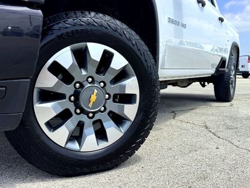 Used 2023 Chevrolet Silverado 2500 Custom w/ Custom Value Package AWD/4WD image 2