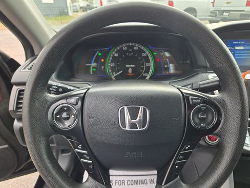 Used 2015 Honda Accord Hybrid Sedan image 29