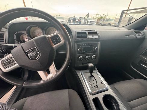 Used 2012 Dodge Challenger R/T image 8