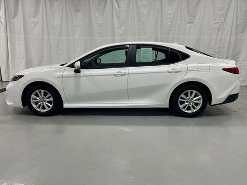 Used 2026 Toyota Camry LE FWD image 4
