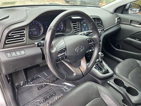 Used 2019 Hyundai Elantra Limited w/ Cargo Package image 10