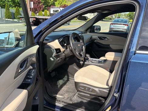 Used 2022 Chevrolet Traverse LT AWD/4WD image 23