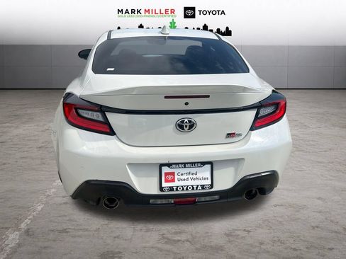 Certified 2025 Toyota GR86 Premium w/ ALL Weather Mat Package (TMS) RWD image 4