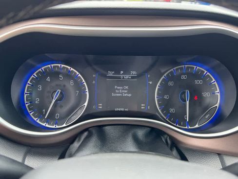 Used 2022 Chrysler Voyager LX FWD image 26