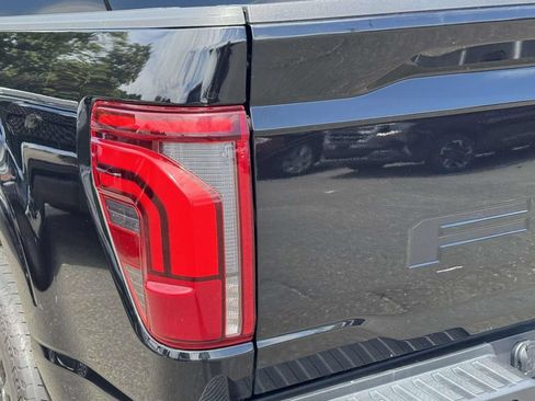 Used 2024 Ford F150 Lariat AWD/4WD image 13
