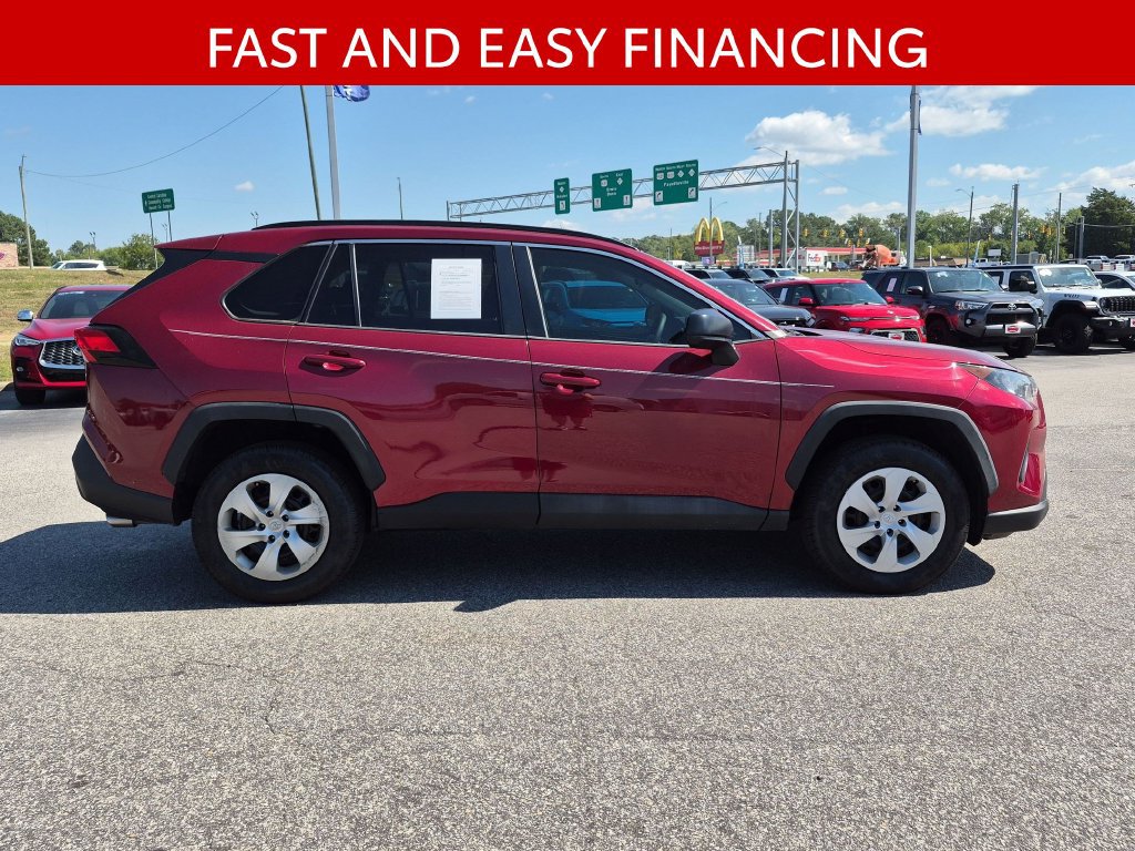 Used 2020 Toyota RAV4 LE FWD image 3