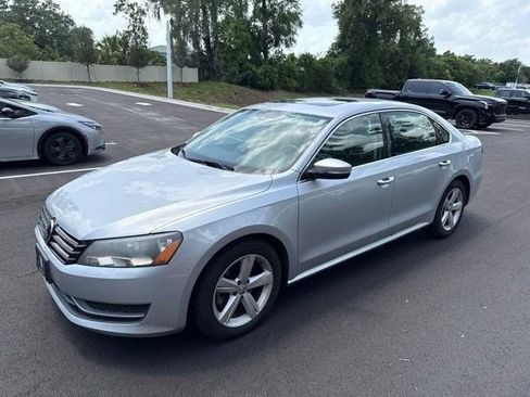 Used 2013 Volkswagen Passat 2.5 SE FWD image 1