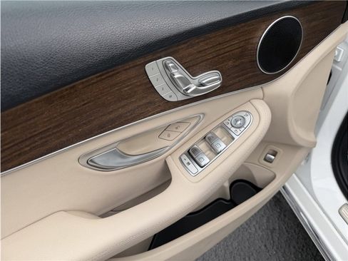 Used 2020 Mercedes-Benz C 300 Sedan image 16