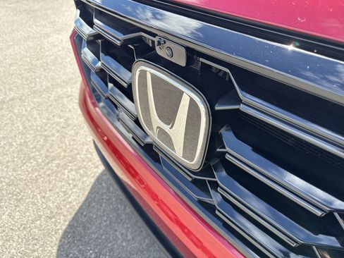 Used 2025 Honda Pilot Black Edition image 29