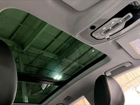 Used 2023 Audi Q8 Prestige image 14