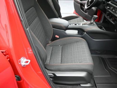 Used 2025 Honda HR-V Sport image 32