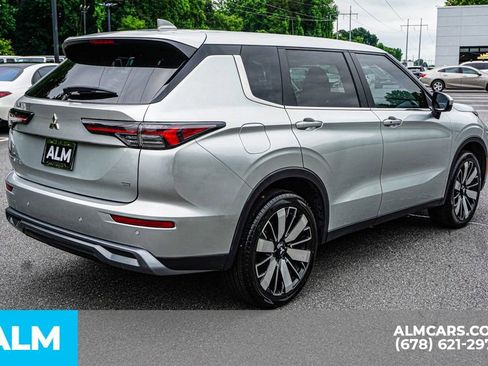 Used 2025 Mitsubishi Outlander SE FWD image 6