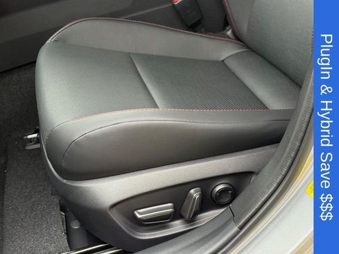 New 2026 Toyota Prius Plug-In Hybrid FWD image 18
