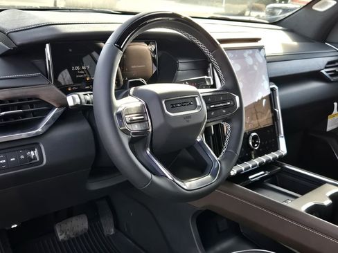 New 2026 GMC Acadia Denali Ultimate w/ LPO, Floor Liner Package image 23