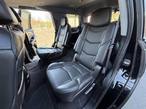 Used 2017 Cadillac Escalade Luxury image 20