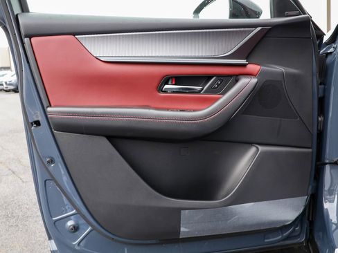 Used 2025 MAZDA CX-70 3.3 Turbo S w/ Premium Package image 29