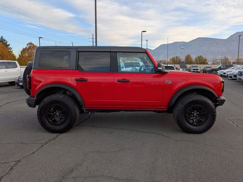 Used 2022 Ford Bronco Wildtrak image 2