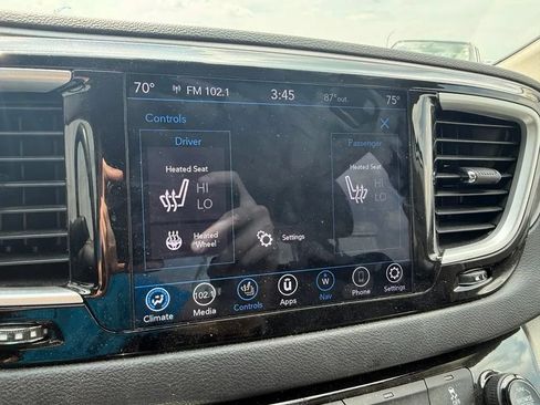 Used 2020 Chrysler Pacifica Touring-L Plus w/ Tire & Wheel Group FWD image 19
