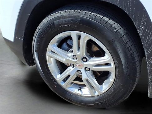 Used 2024 GMC Terrain SLE image 20