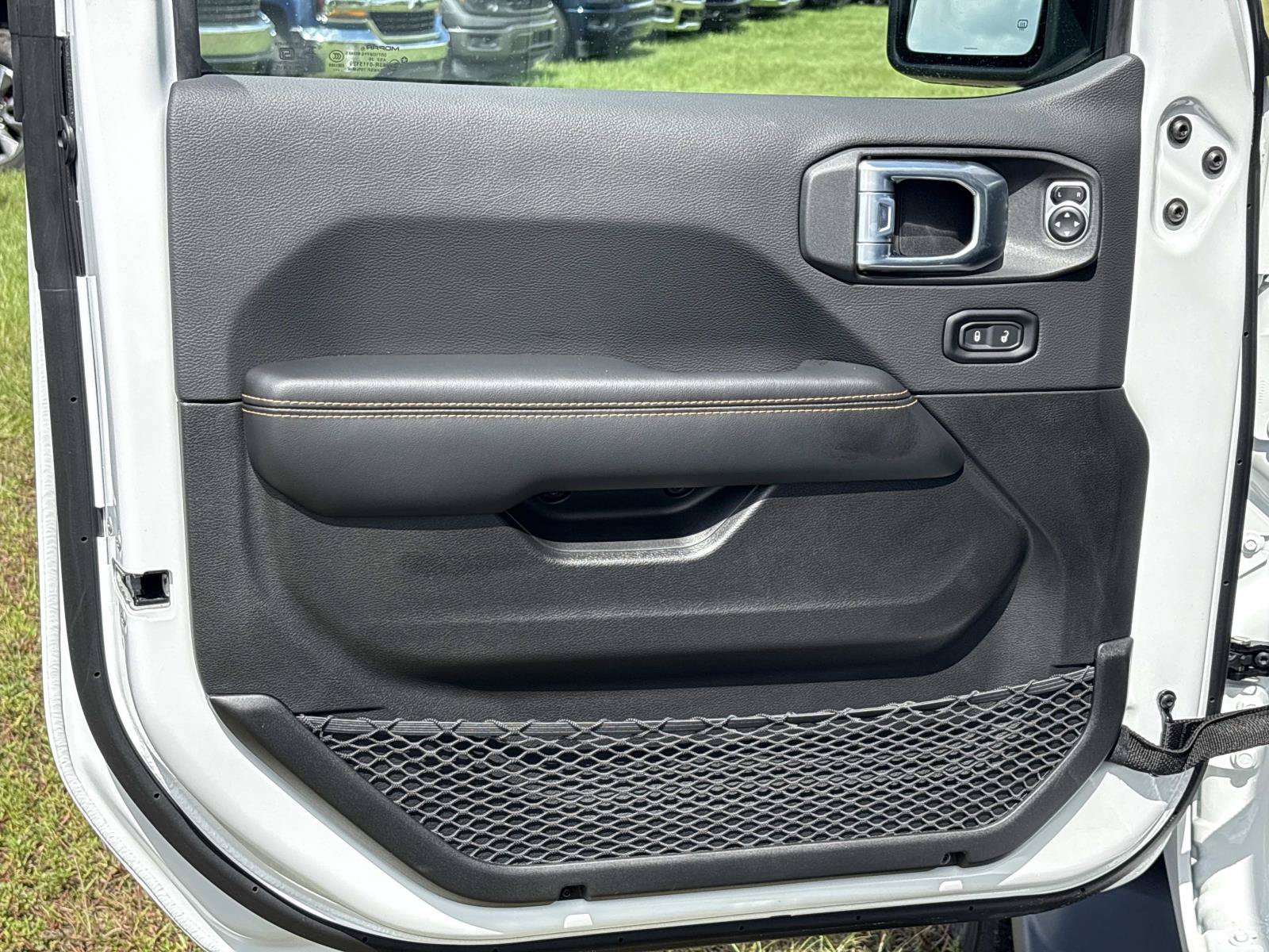 New 2027 Jeep Wrangler Unlimited Sahara AWD/4WD image 16
