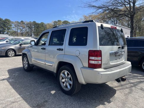 Used 2009 Jeep Liberty Limited w/ Premium Group II image 9