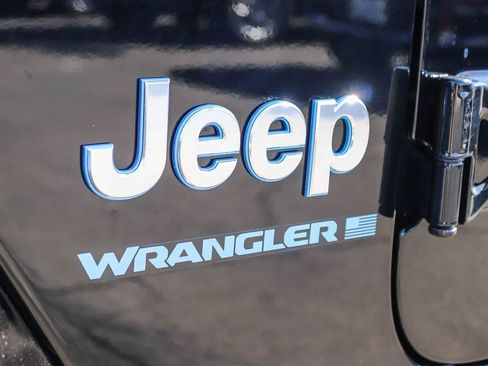 Used 2024 Jeep Wrangler Unlimited Sahara AWD/4WD image 27