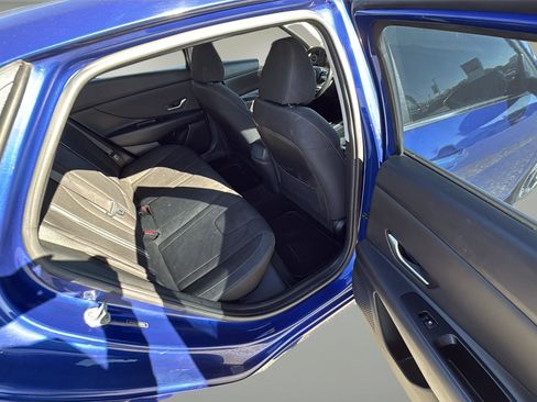 Used 2021 Hyundai Elantra SEL w/ Convenience + Premium Package image 14