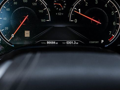 Used 2016 BMW 750i xDrive image 22