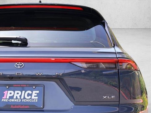 Used 2025 Toyota Crown Signia AWD/4WD image 8