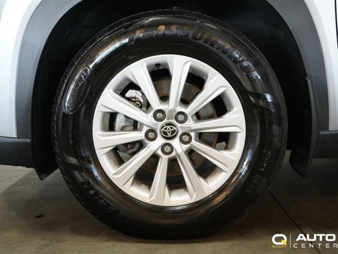 Used 2025 Toyota Grand Highlander AWD image 7