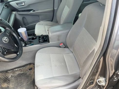 Used 2016 Toyota Camry LE FWD image 14