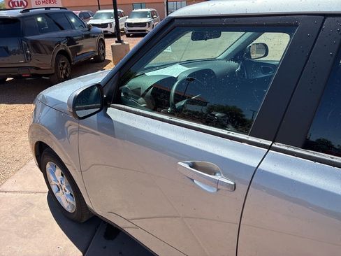 Certified 2025 Kia Soul LX FWD image 19