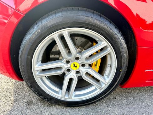 Used 2010 Ferrari California image 12