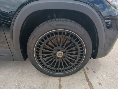 Used 2024 Mercedes-Benz EQB 300 4MATIC image 23